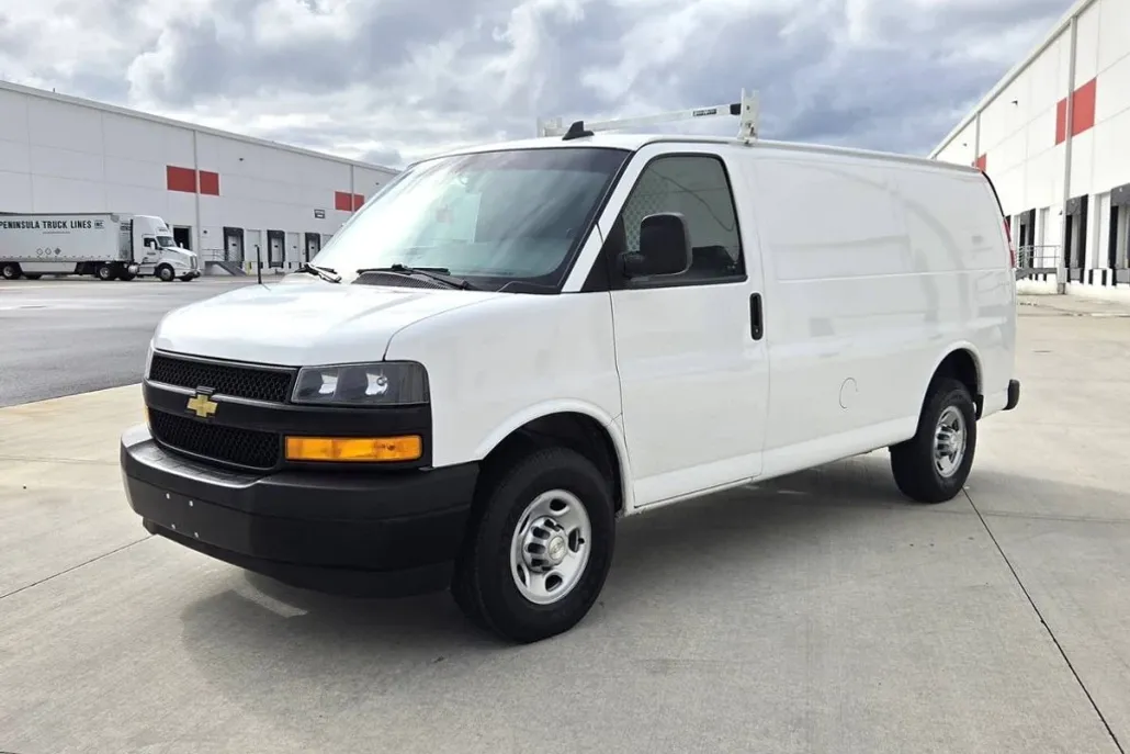 2021 Chevrolet Express 2500 Cargo Van photo 1