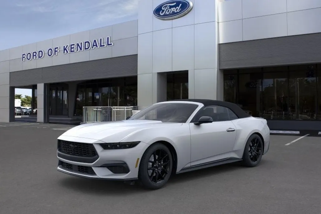 2025 Ford Mustang EcoBoost photo 1