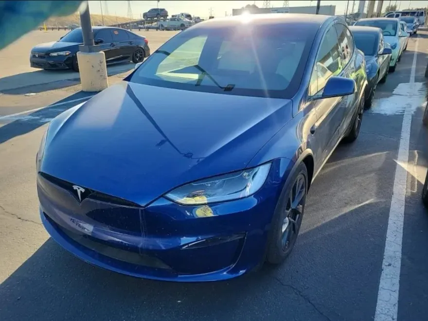 2024 Tesla Model X photo 1