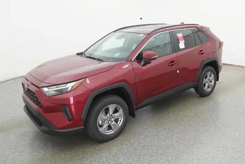 2025 Toyota RAV4 XLE photo 1
