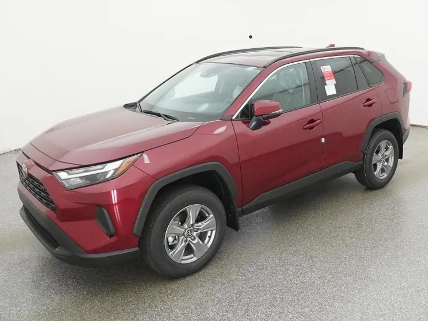 2025 Toyota RAV4 XLE photo 1
