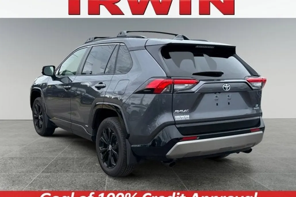 2024 Toyota RAV4 Hybrid SE photo 1