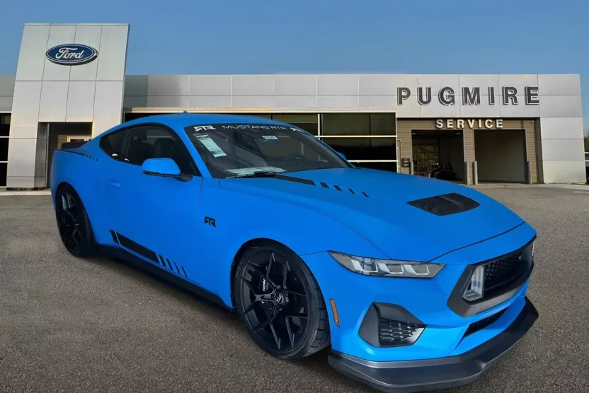 2025 Ford Mustang Premium photo 1