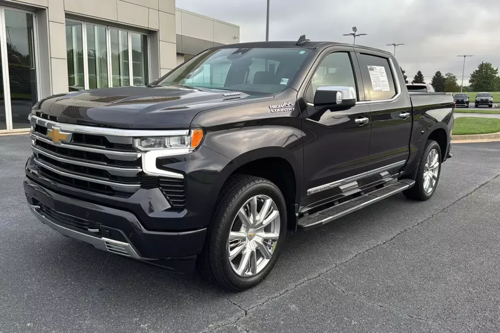 2023 Chevrolet Silverado 1500 High Country photo 1