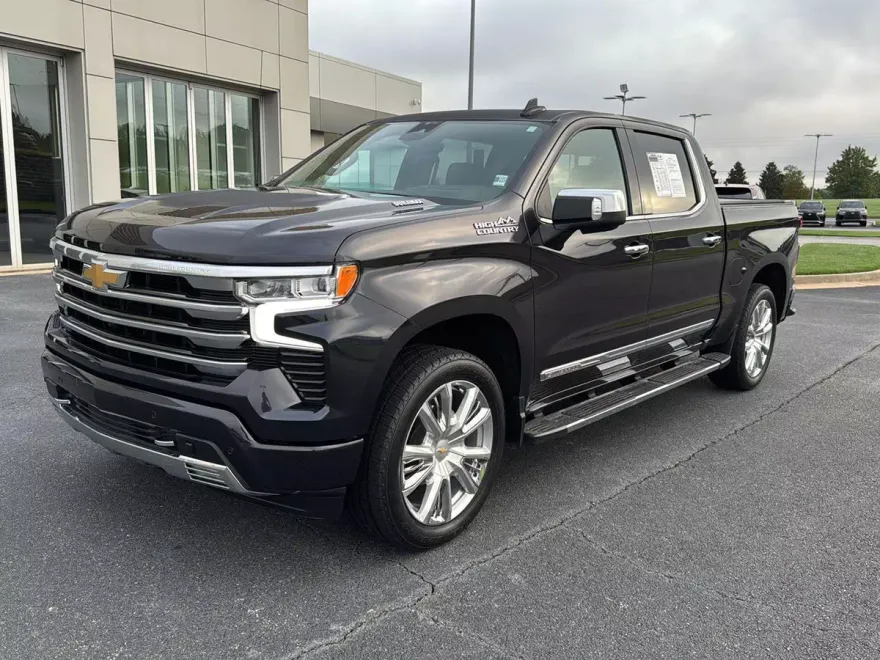 2023 Chevrolet Silverado 1500 High Country photo 1