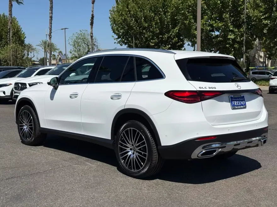 2026 Mercedes Benz GLC 300 photo 1