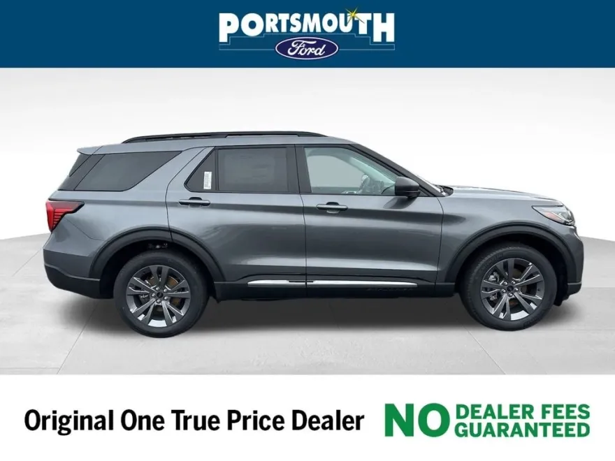 2025 Ford Explorer photo 1