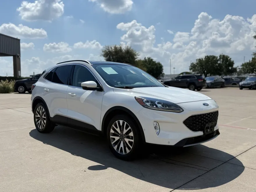 2020 Ford Escape Titanium Hybrid photo 1
