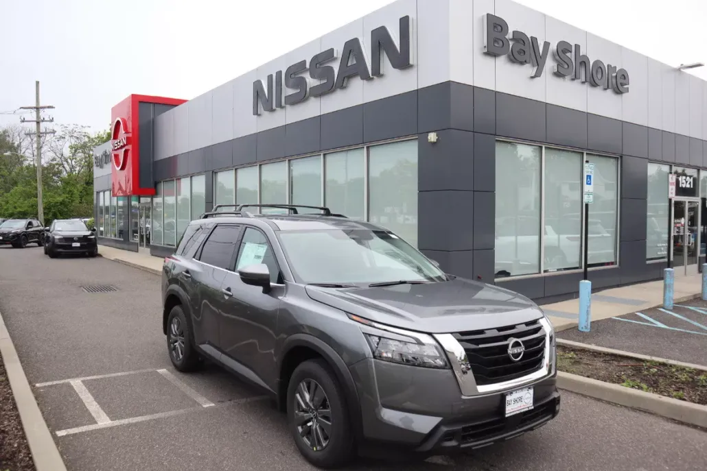2025 Nissan Pathfinder SV photo 1