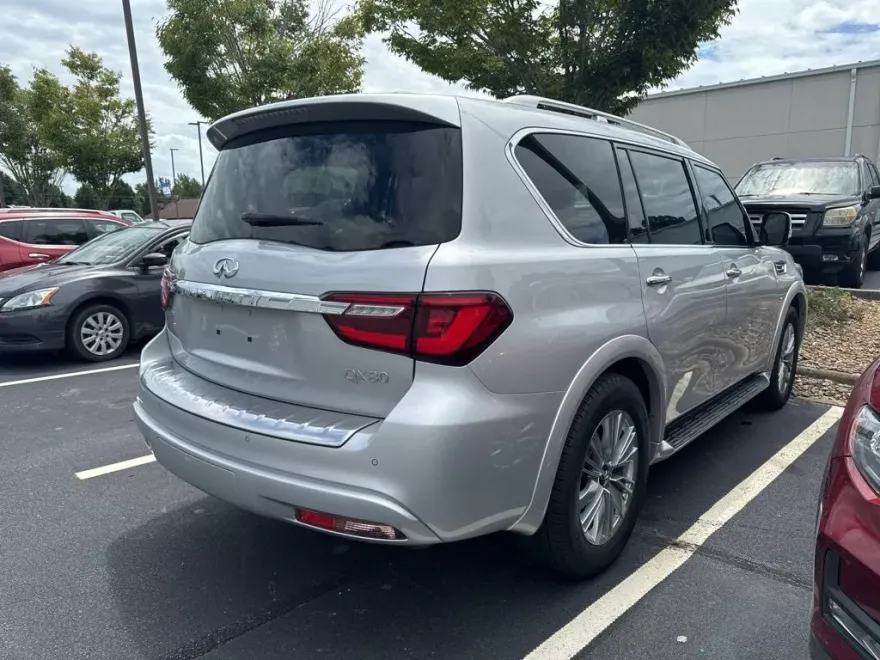 2019 Infiniti QX80 Luxe photo 1
