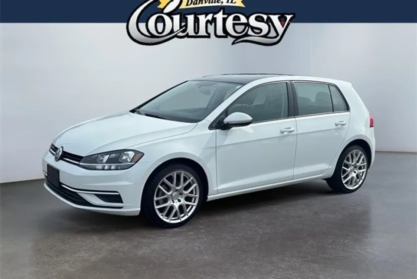 2021 Volkswagen Golf TSI photo 1