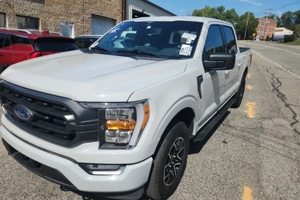 2023 Ford F-150 XLT photo 1