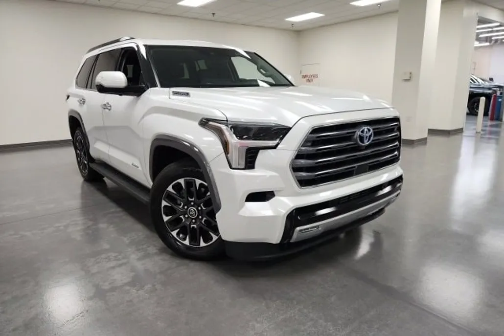 2023 Toyota Sequoia Limited photo 1