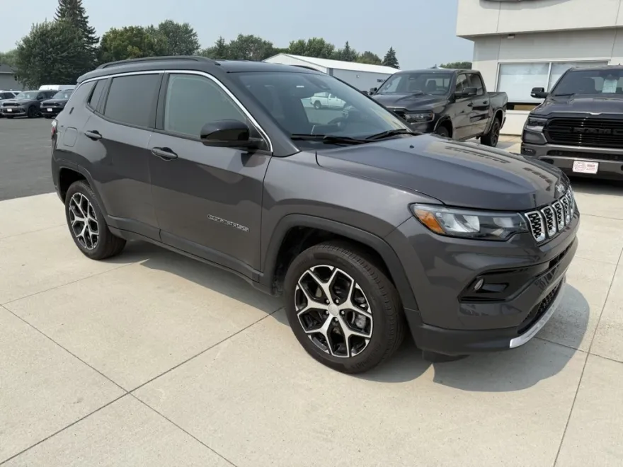 2024 Jeep Compass Limited photo 1