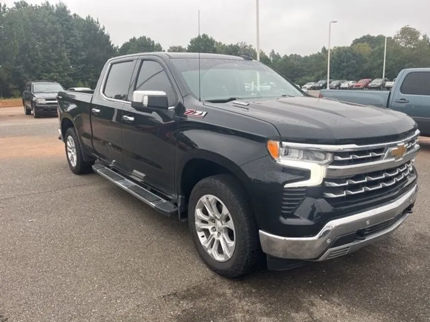 2023 Chevrolet Silverado 1500 LTZ photo 1