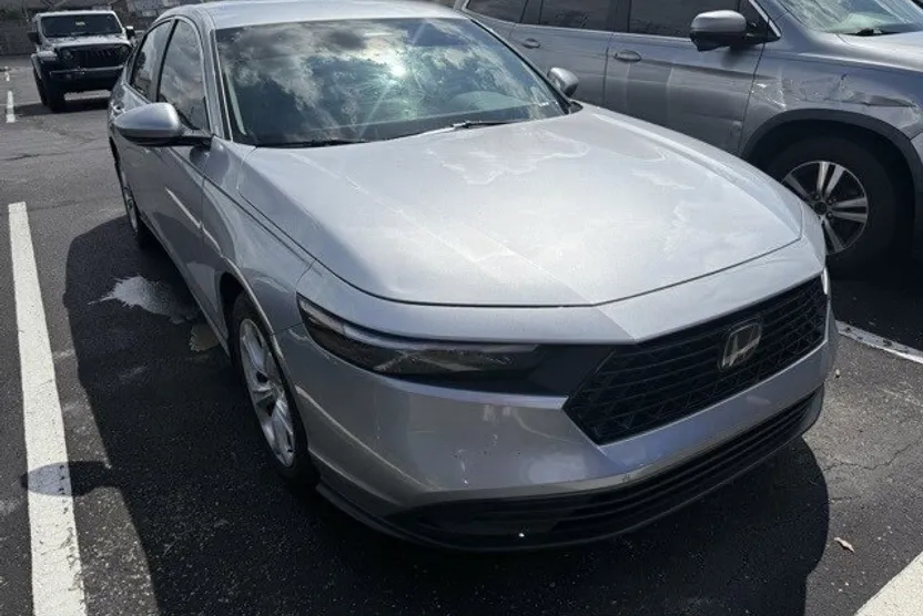 2023 Honda Accord LX photo 1