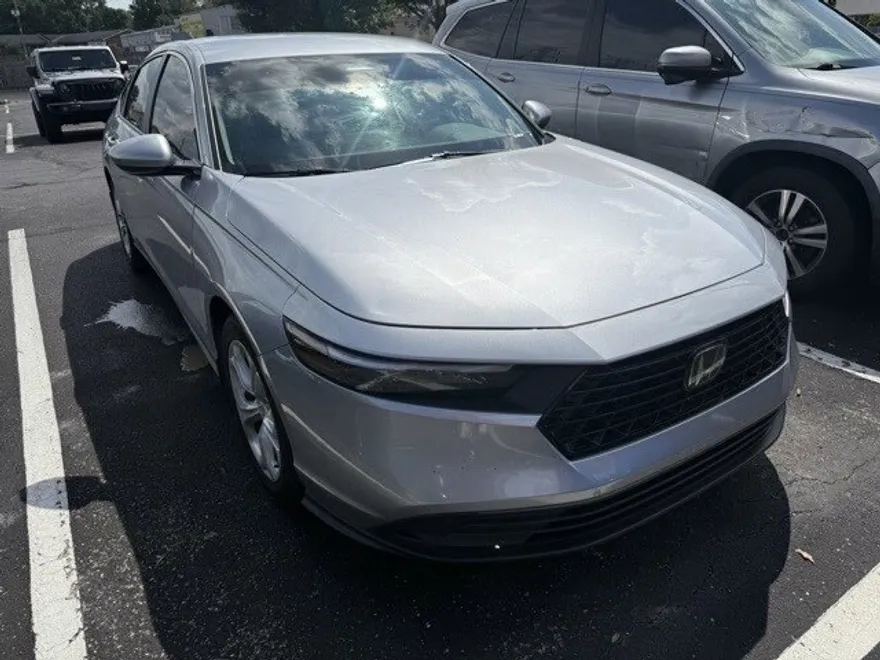 2023 Honda Accord LX photo 1