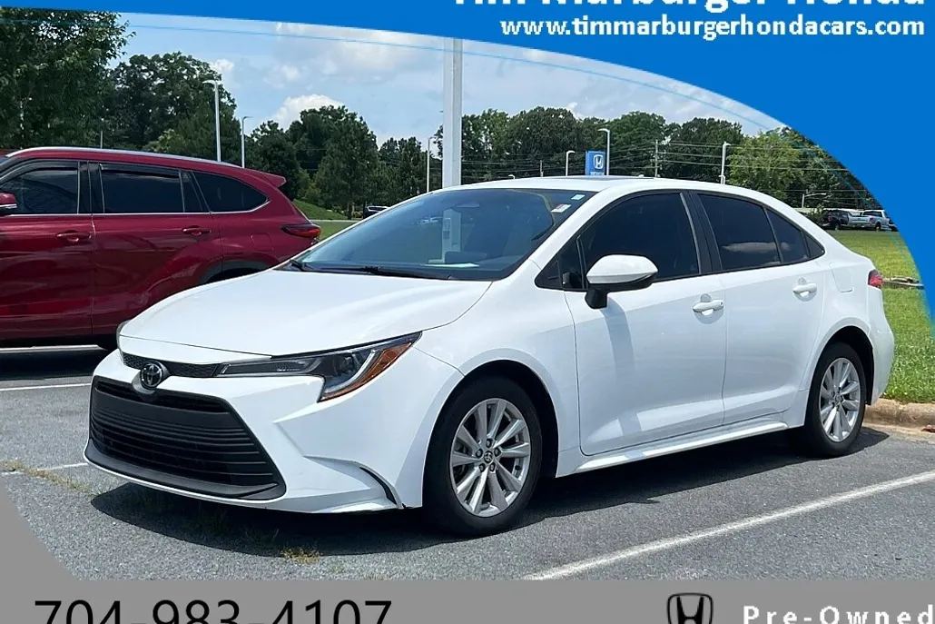 2023 Toyota Corolla LE photo 1