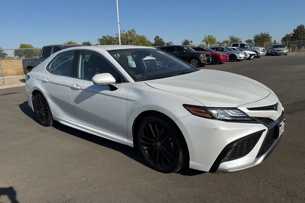 2023 Toyota Camry XSE photo 1