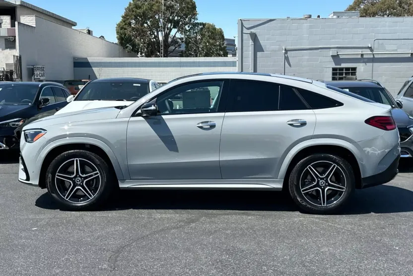 2026 Mercedes Benz GLE 450 4MATIC photo 1