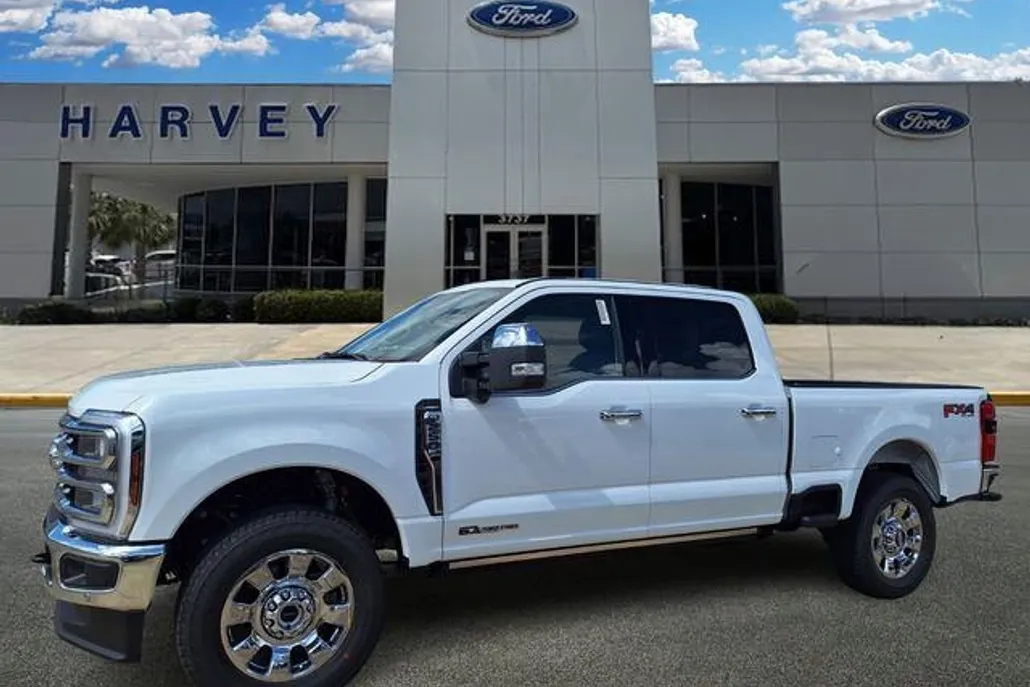 2025 Ford F-250 Lariat photo 1