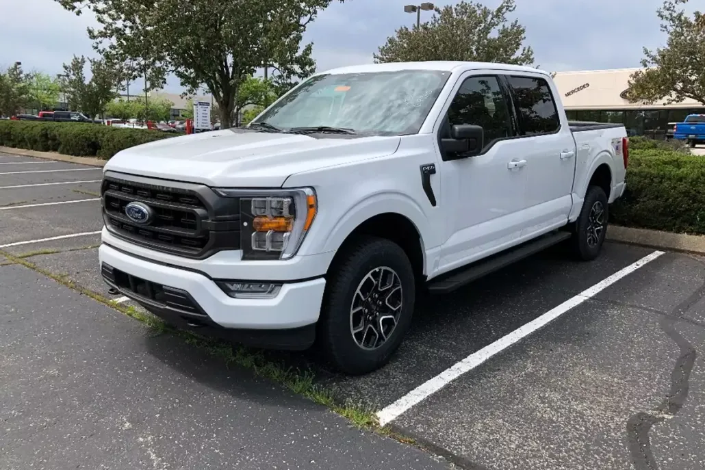 2023 Ford F-150 XLT photo 1
