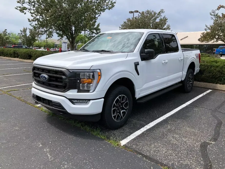 2023 Ford F-150 XLT photo 1