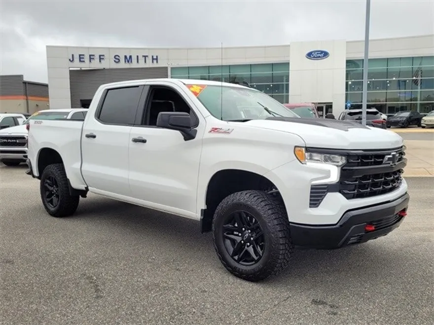 2024 Chevrolet Silverado 1500 LT Trail Boss photo 1