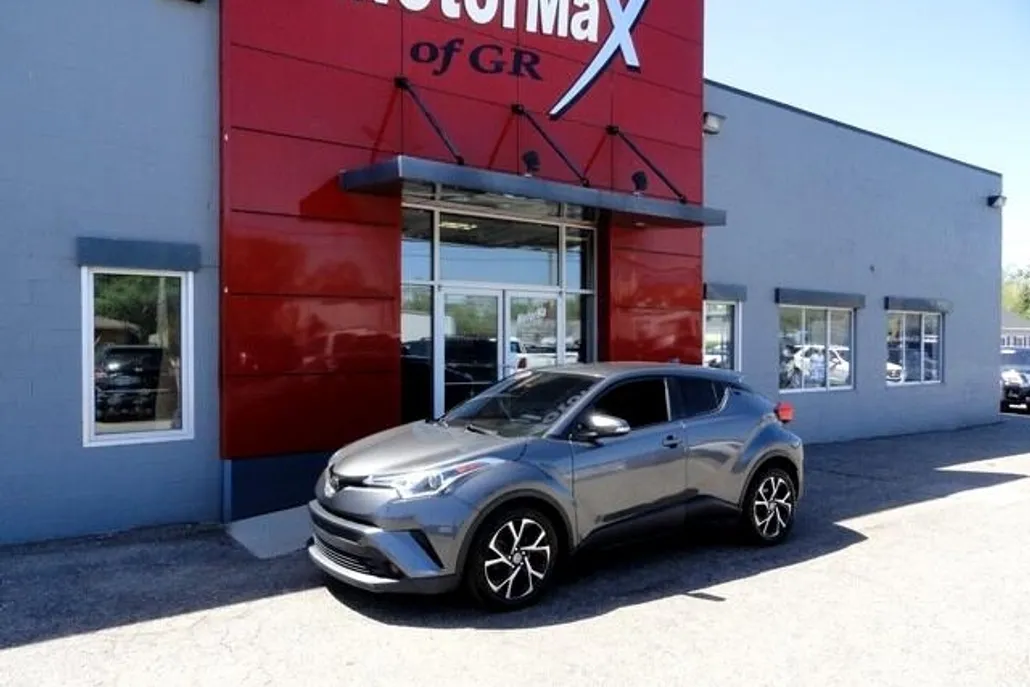 2018 Toyota C-HR XLE photo 1