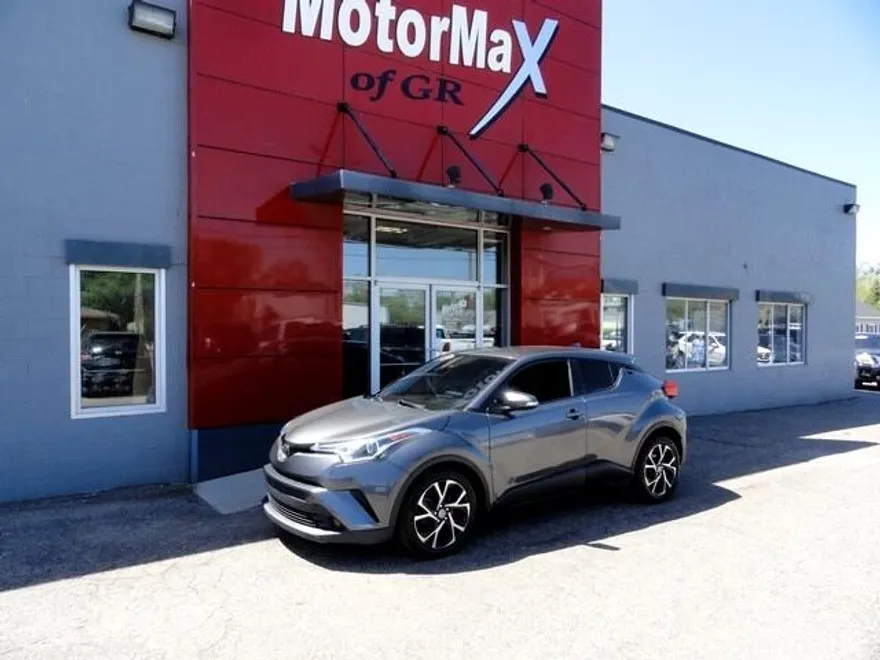 2018 Toyota C-HR XLE photo 1