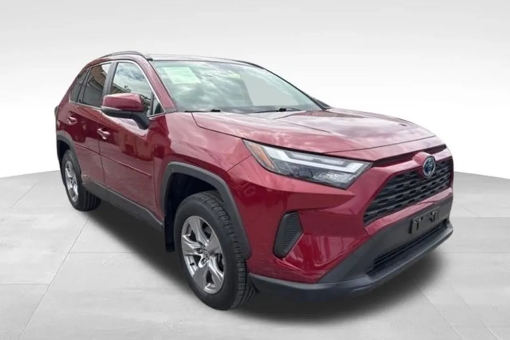 2022 Toyota RAV4 Hybrid XLE photo 1