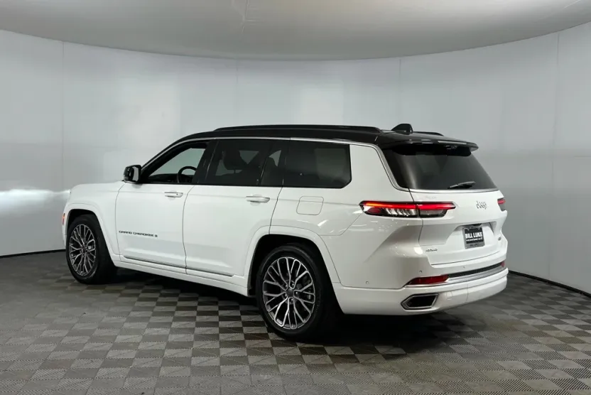2024 Jeep Grand Cherokee L Summit Reserve photo 1