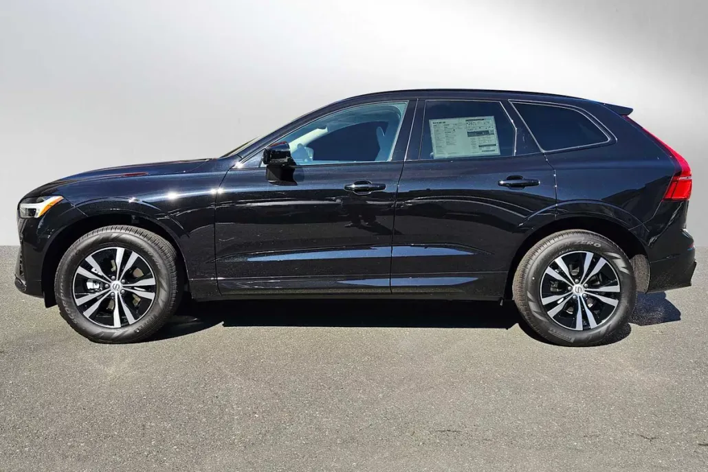 2025 Volvo XC60 B5 Core photo 1