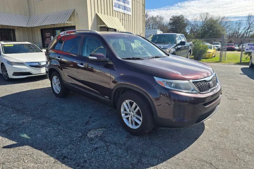 2015 Kia Sorento LX photo 1