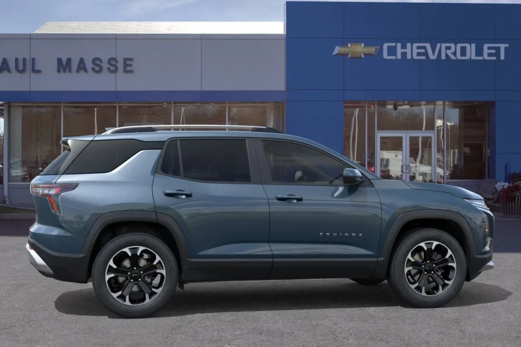 2026 Chevrolet Equinox LT photo 1