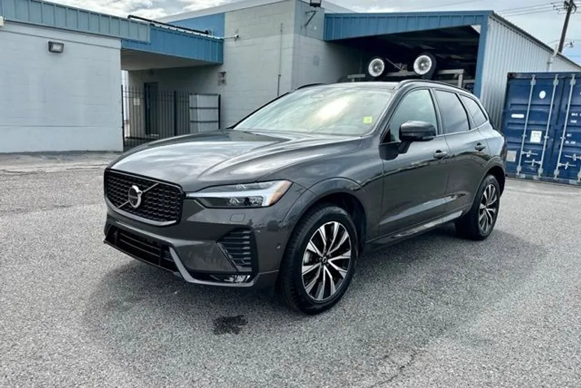 2025 Volvo XC60 B5 Plus photo 1
