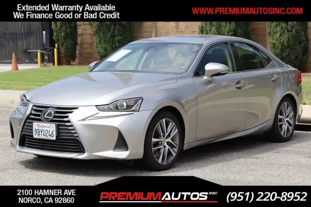 2019 Lexus IS 300 photo 1