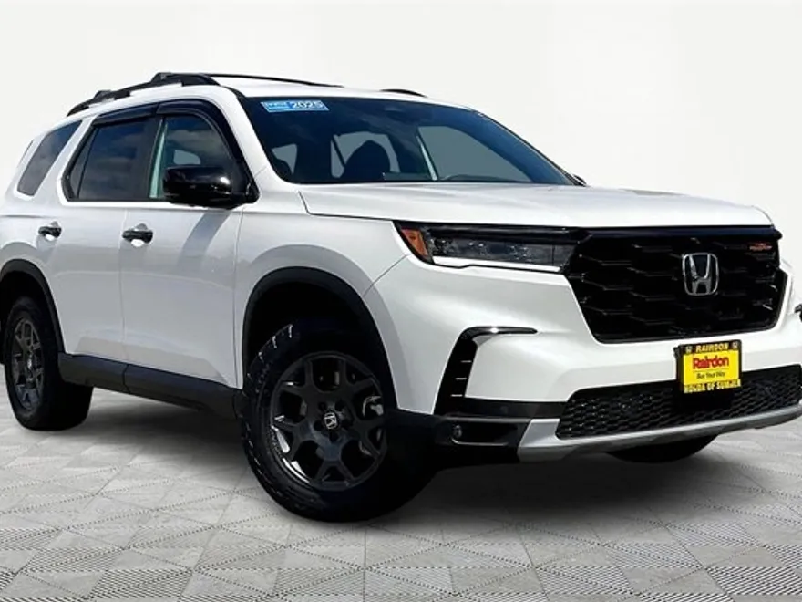 2025 Honda Pilot TrailSport photo 1