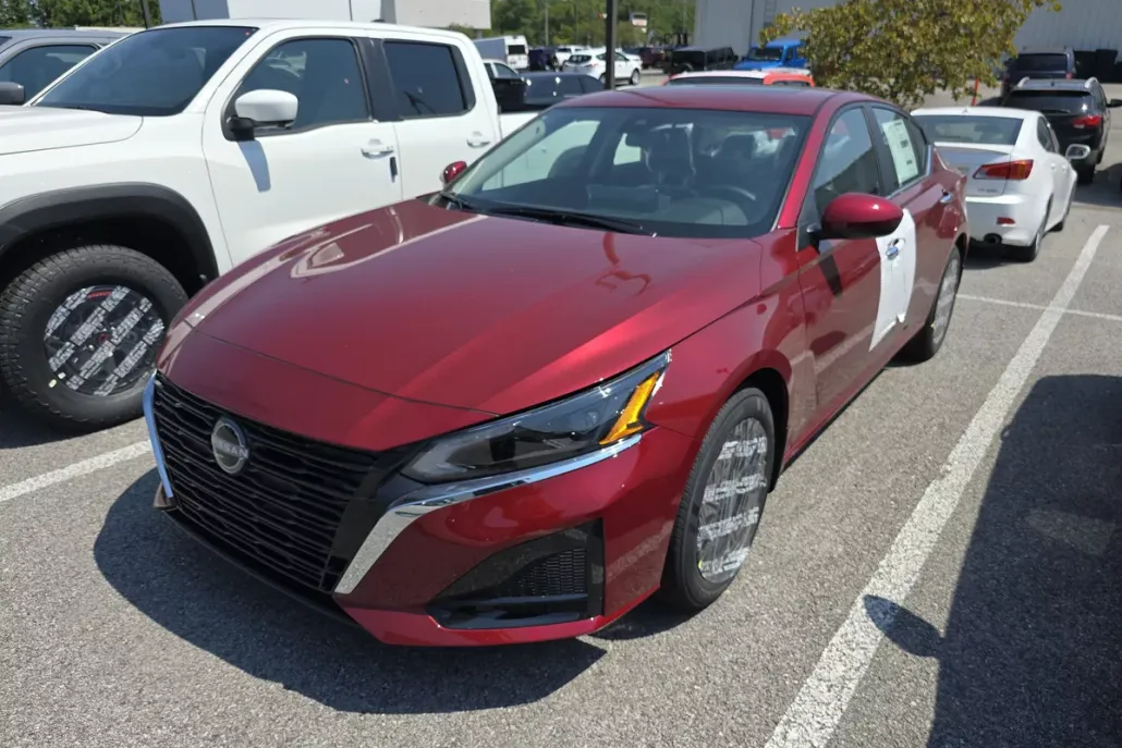 2025 Nissan Altima SV photo 1