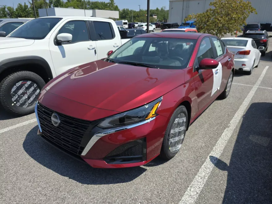 2025 Nissan Altima SV photo 1