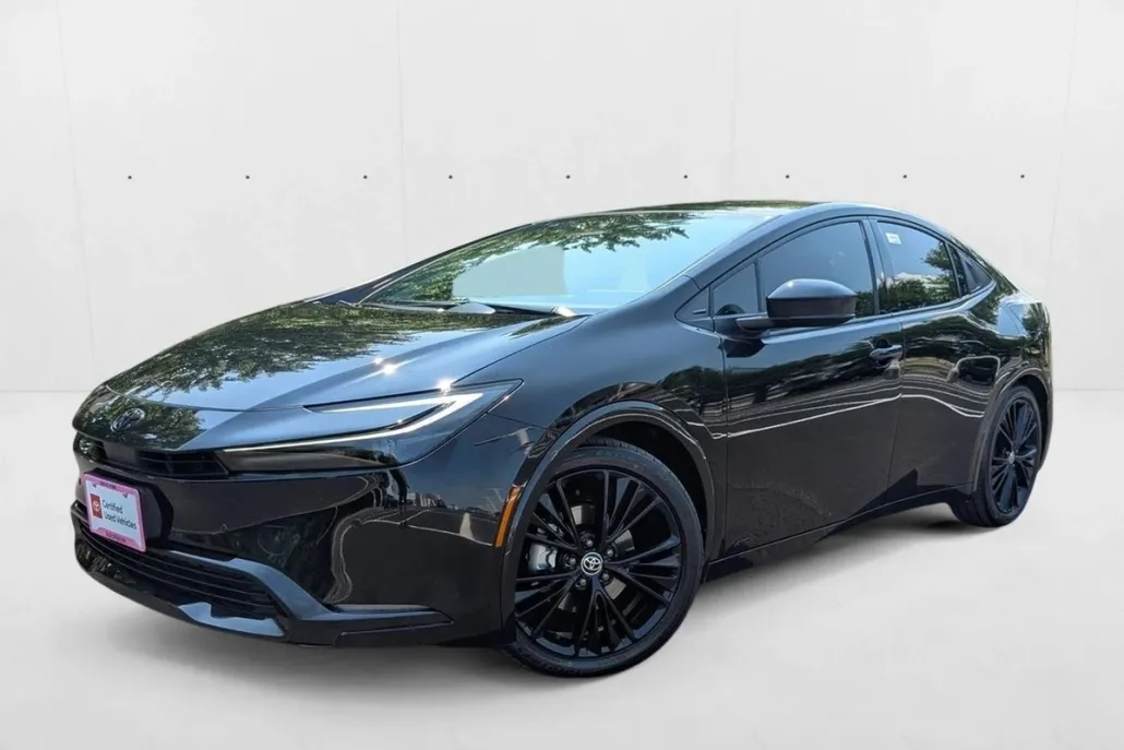 2025 Toyota Prius photo 1