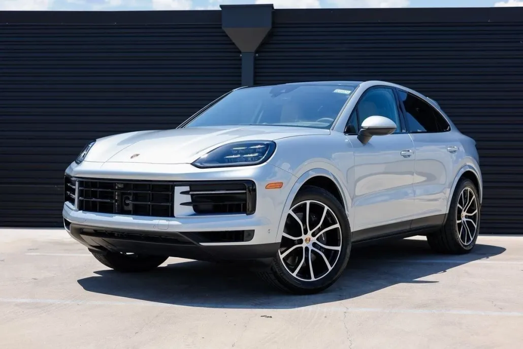 2025 Porsche Cayenne Coupe photo 1