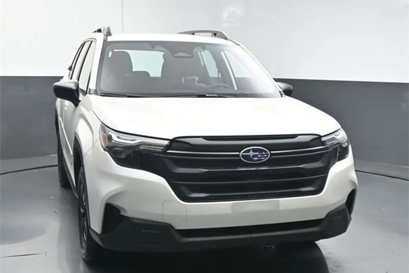 2025 Subaru Forester Base photo 1