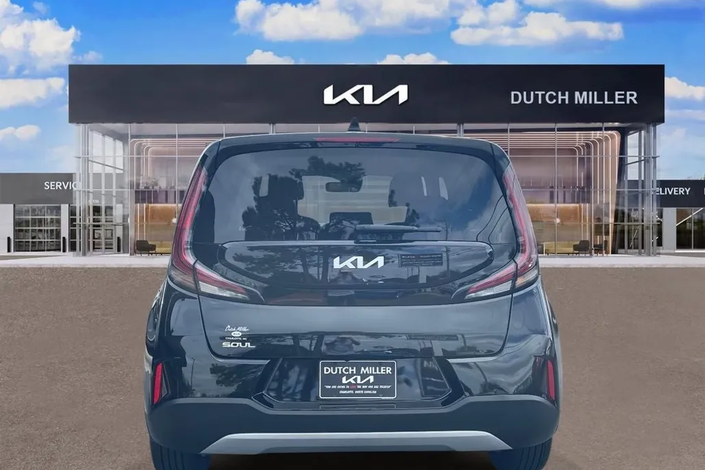 2024 Kia Soul LX photo 1
