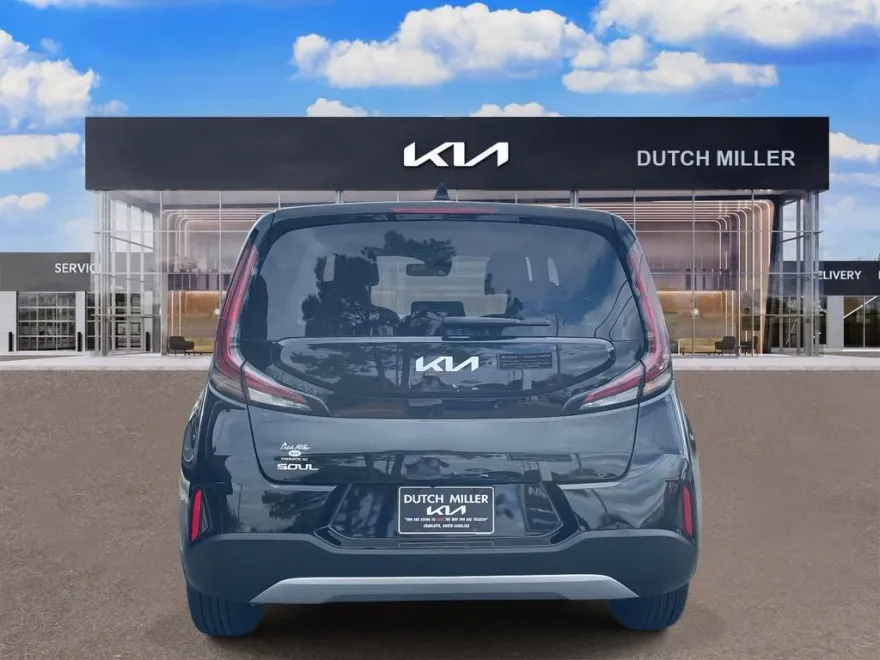 2024 Kia Soul LX photo 1