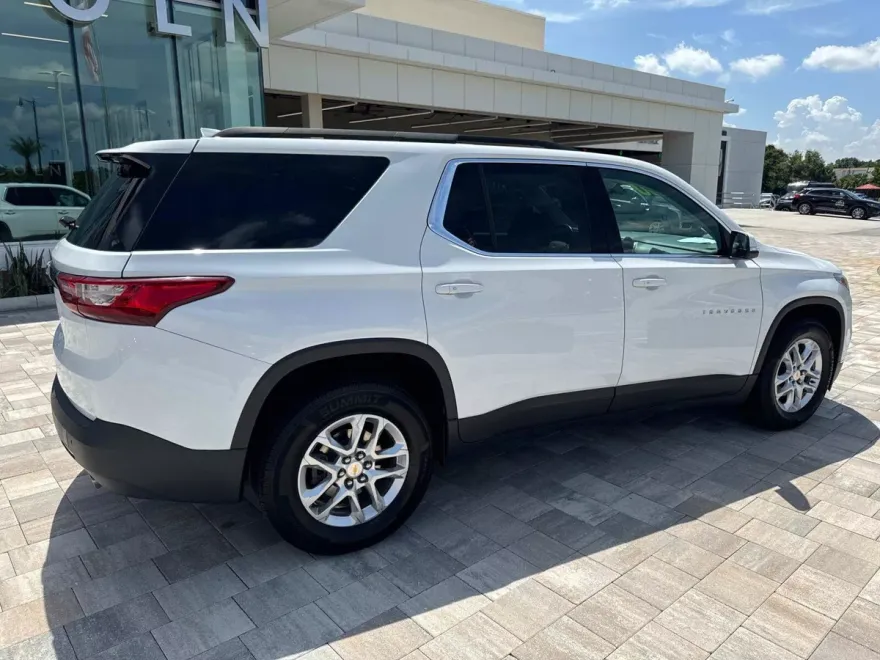 2021 Chevrolet Traverse Leather photo 1