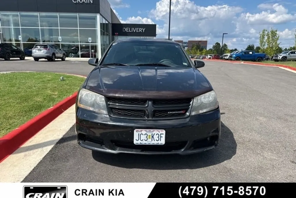 2014 Dodge Avenger SE photo 1
