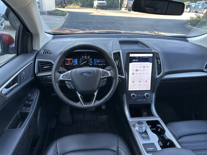 2022 Ford Edge SEL photo 1