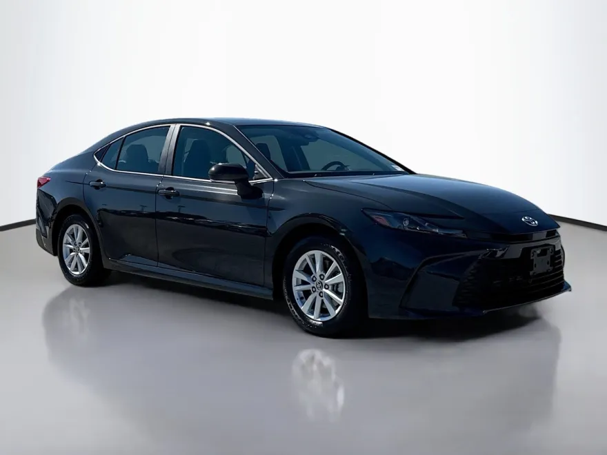 2025 Toyota Camry LE photo 1