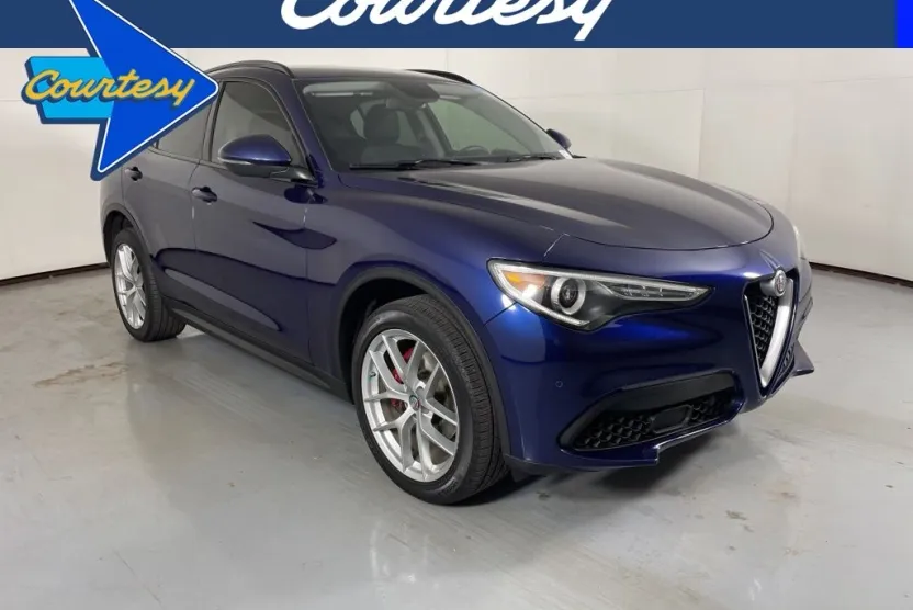 2018 Alfa Romeo Stelvio Base photo 1